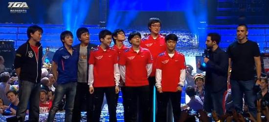 deokdam ：他们的回合拉得比较长，我们就可以尝试中路推进