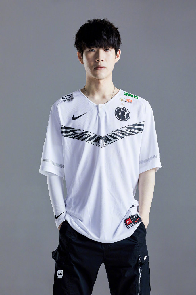 资讯绝地求生 滑翔机飞全局！零杀苟第二